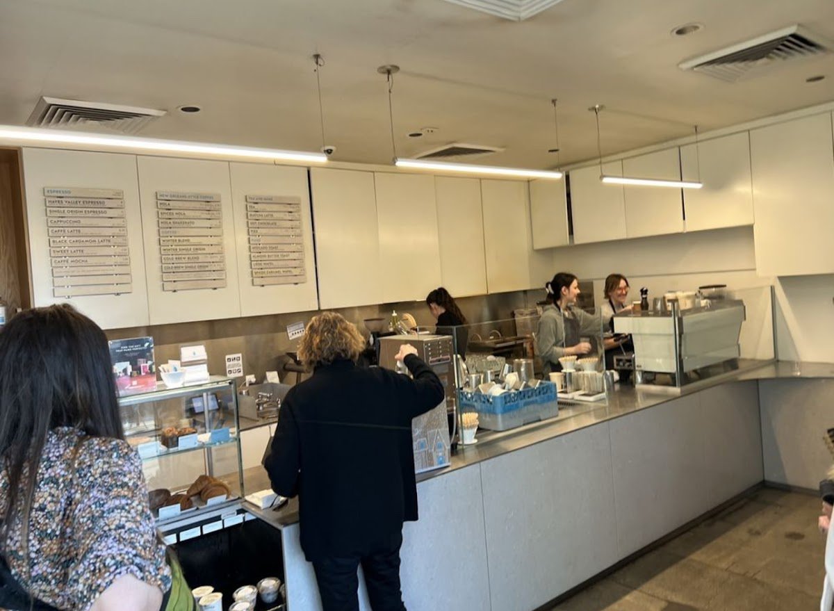 Blue Bottle Coffee specialty coffee shop in Los Angeles - photo 4