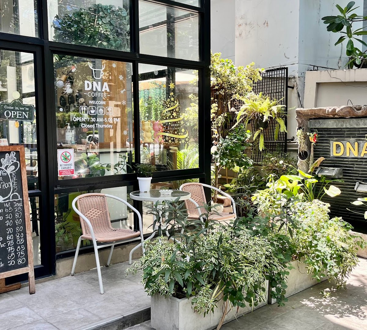DNA Coffee specialty coffee shop in Bangkok - photo 7