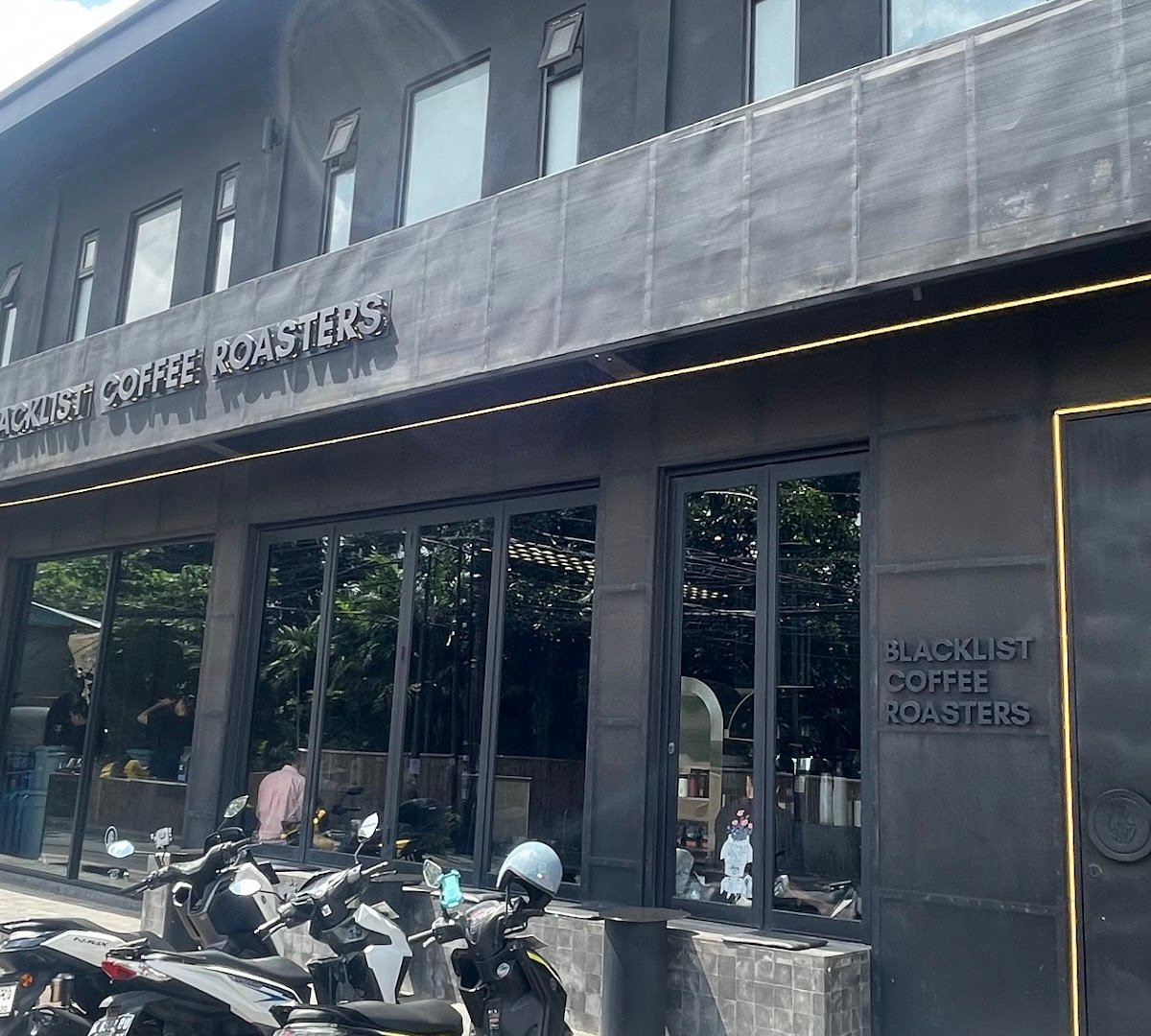 Blacklist Coffee Roasters - Roastery & Concept Store specialty coffee shop in Bali - photo 8