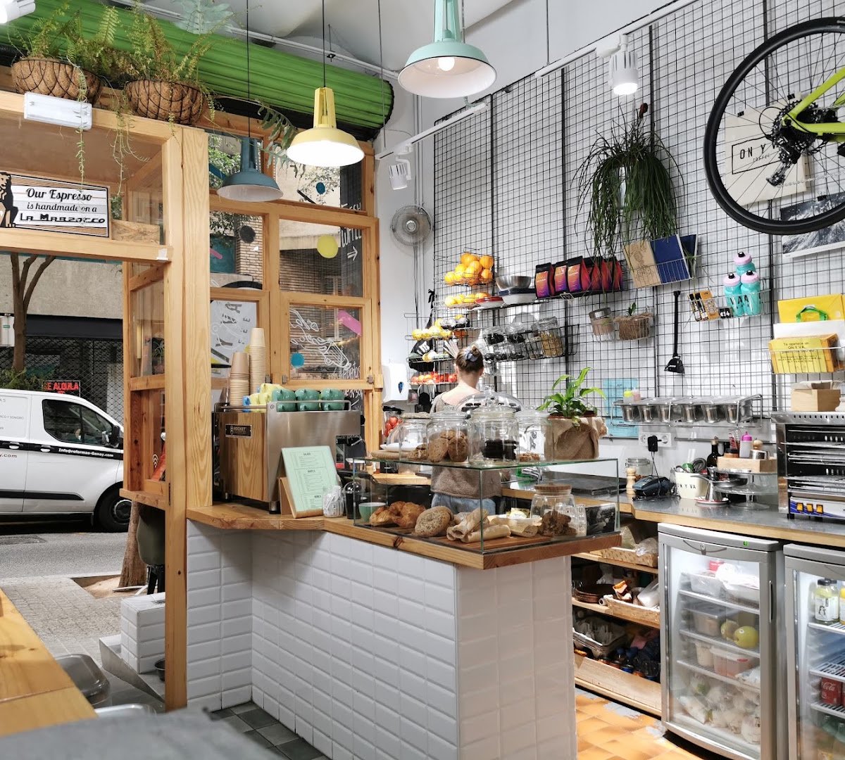 ONYVA COFFEE SANT GERVASI | Cafe de Especialidad | Coffee Roaster propio specialty coffee shop in Barcelona - photo 2