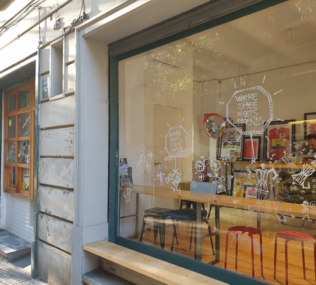ONYVA COFFEE SANT GERVASI | Cafe de Especialidad | Coffee Roaster propio specialty coffee shop in Barcelona - photo 9