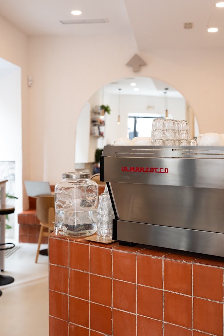 The Miners Coffee Plaza de España specialty coffee shop in Madrid - photo 4