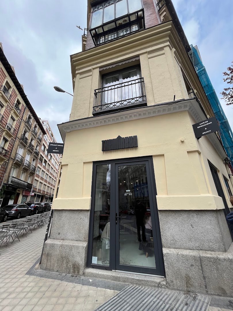 The Miners Coffee Plaza de España specialty coffee shop in Madrid - photo 8
