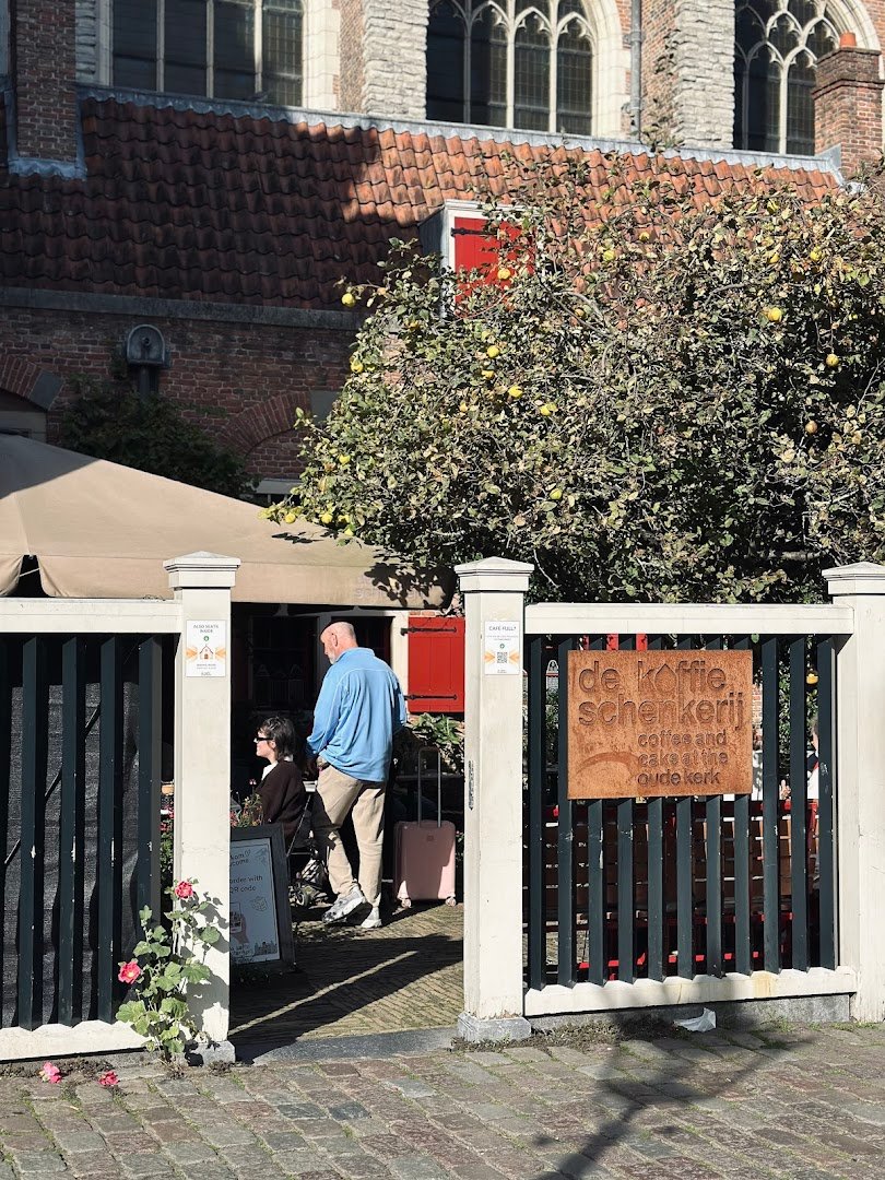 De Koffieschenkerij specialty coffee shop in Amsterdam - photo 11