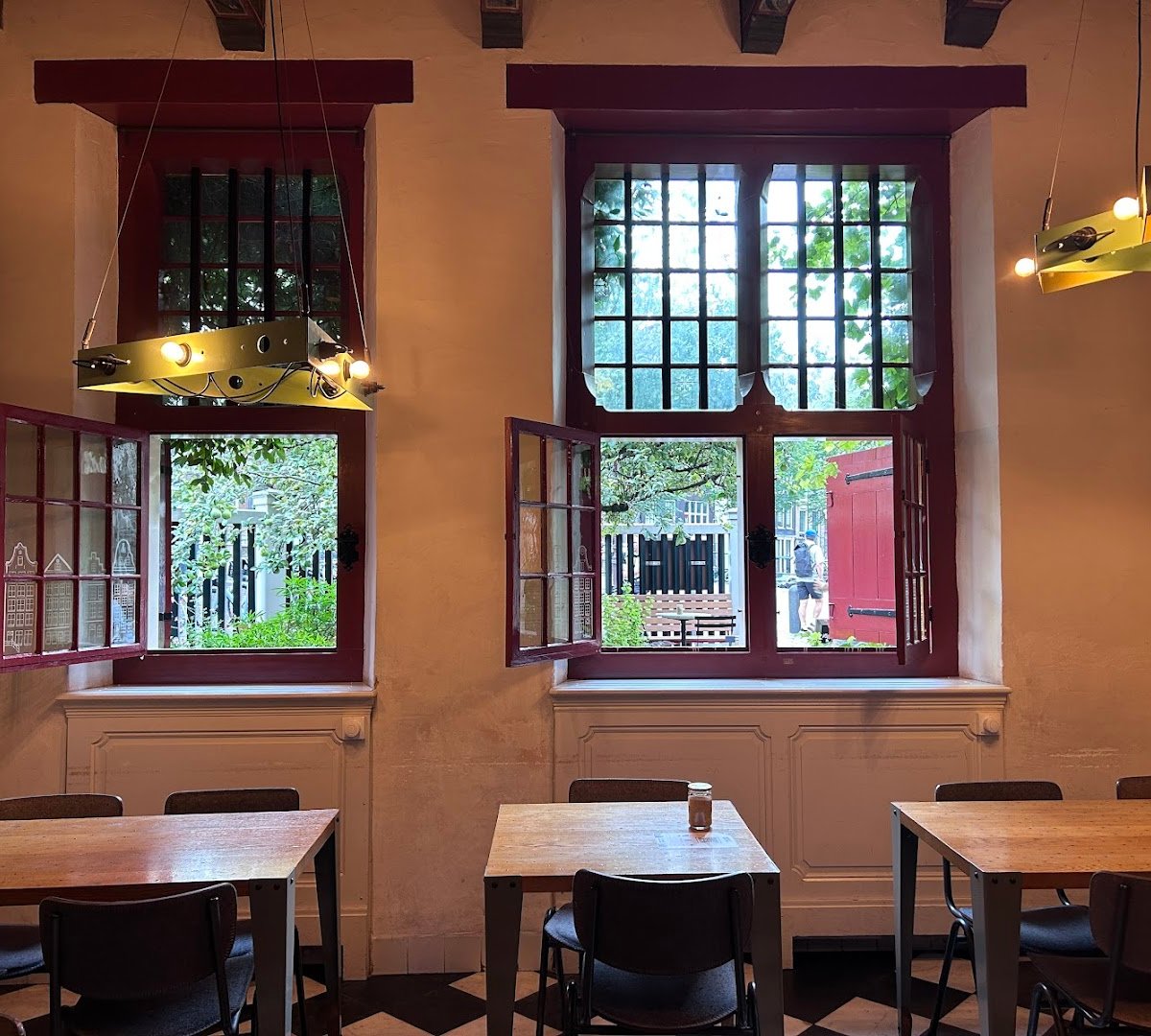 De Koffieschenkerij specialty coffee shop in Amsterdam - photo 12