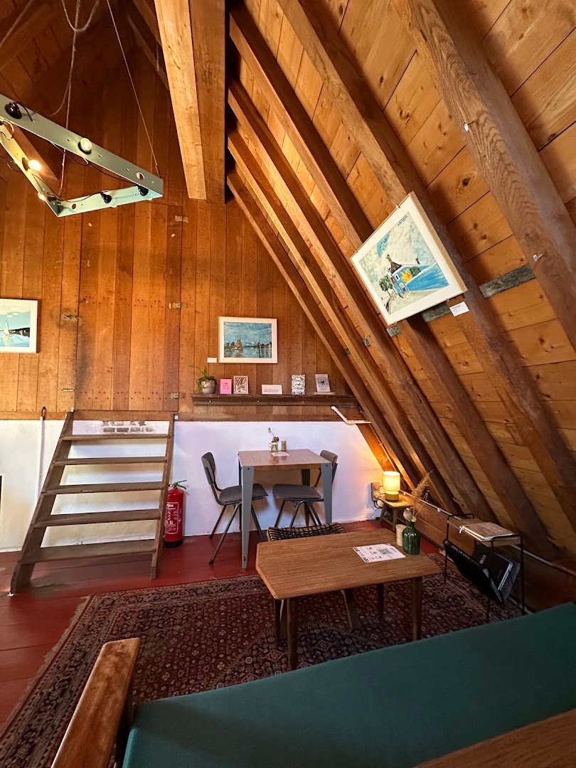 De Koffieschenkerij specialty coffee shop in Amsterdam - photo 13