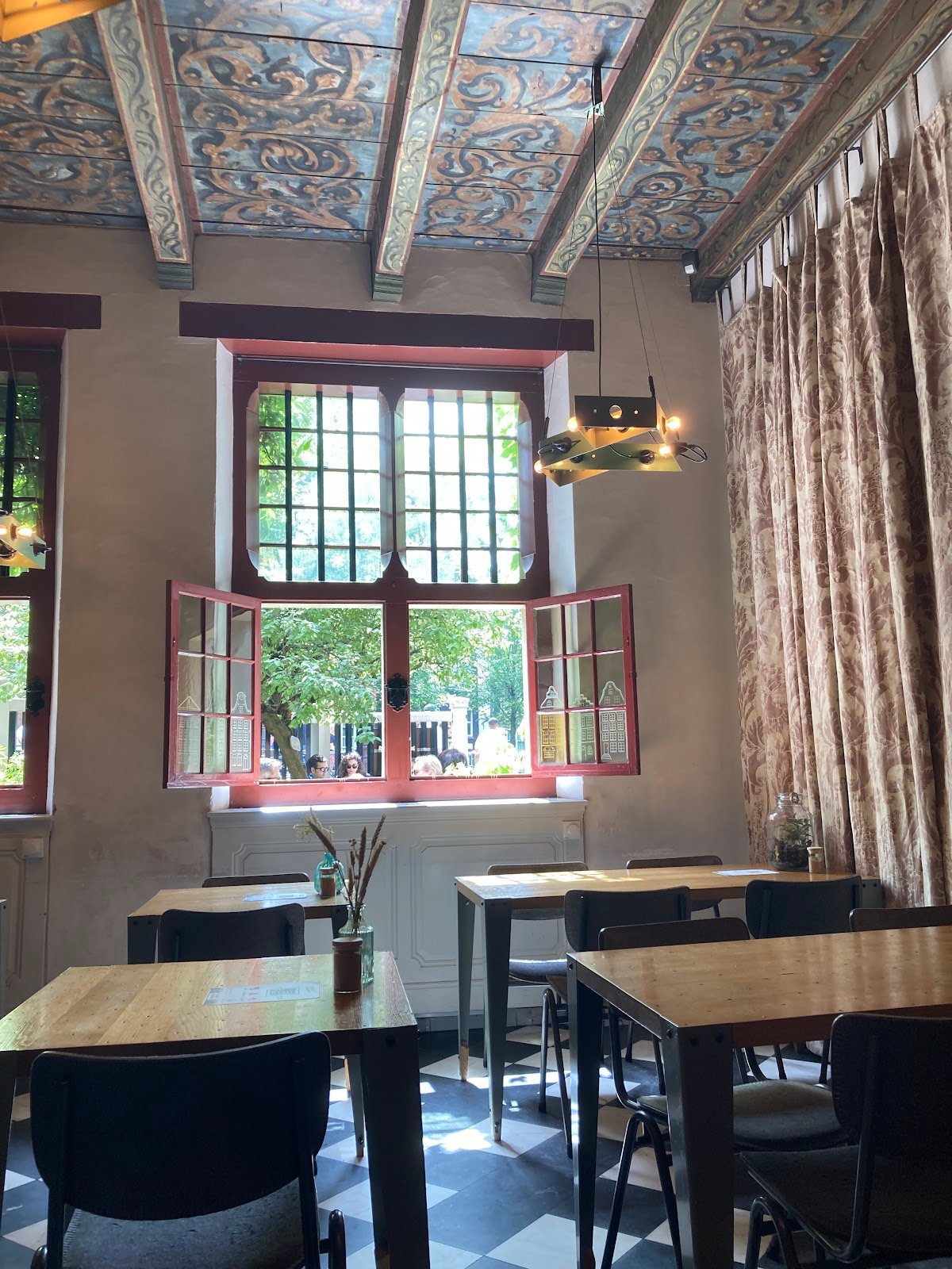 De Koffieschenkerij specialty coffee shop in Amsterdam - photo 7