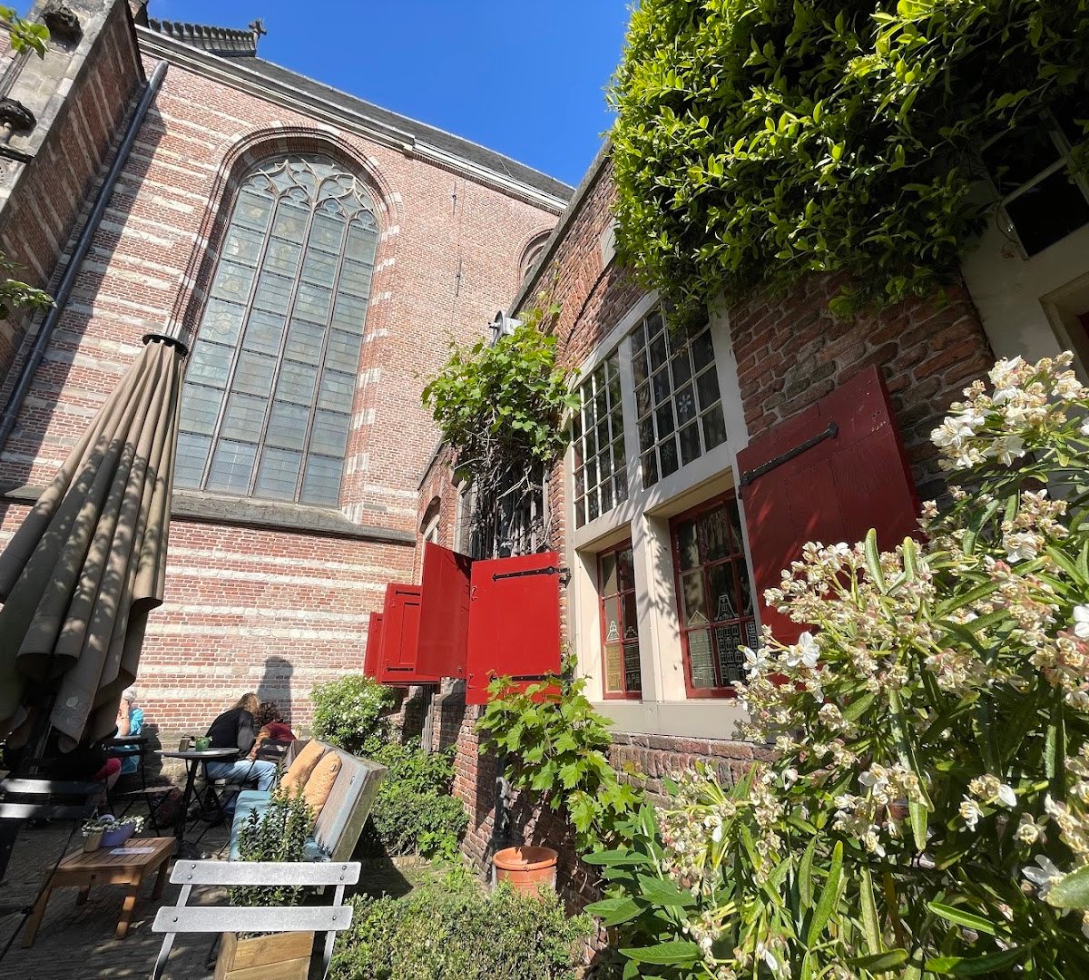 De Koffieschenkerij specialty coffee shop in Amsterdam - photo 9