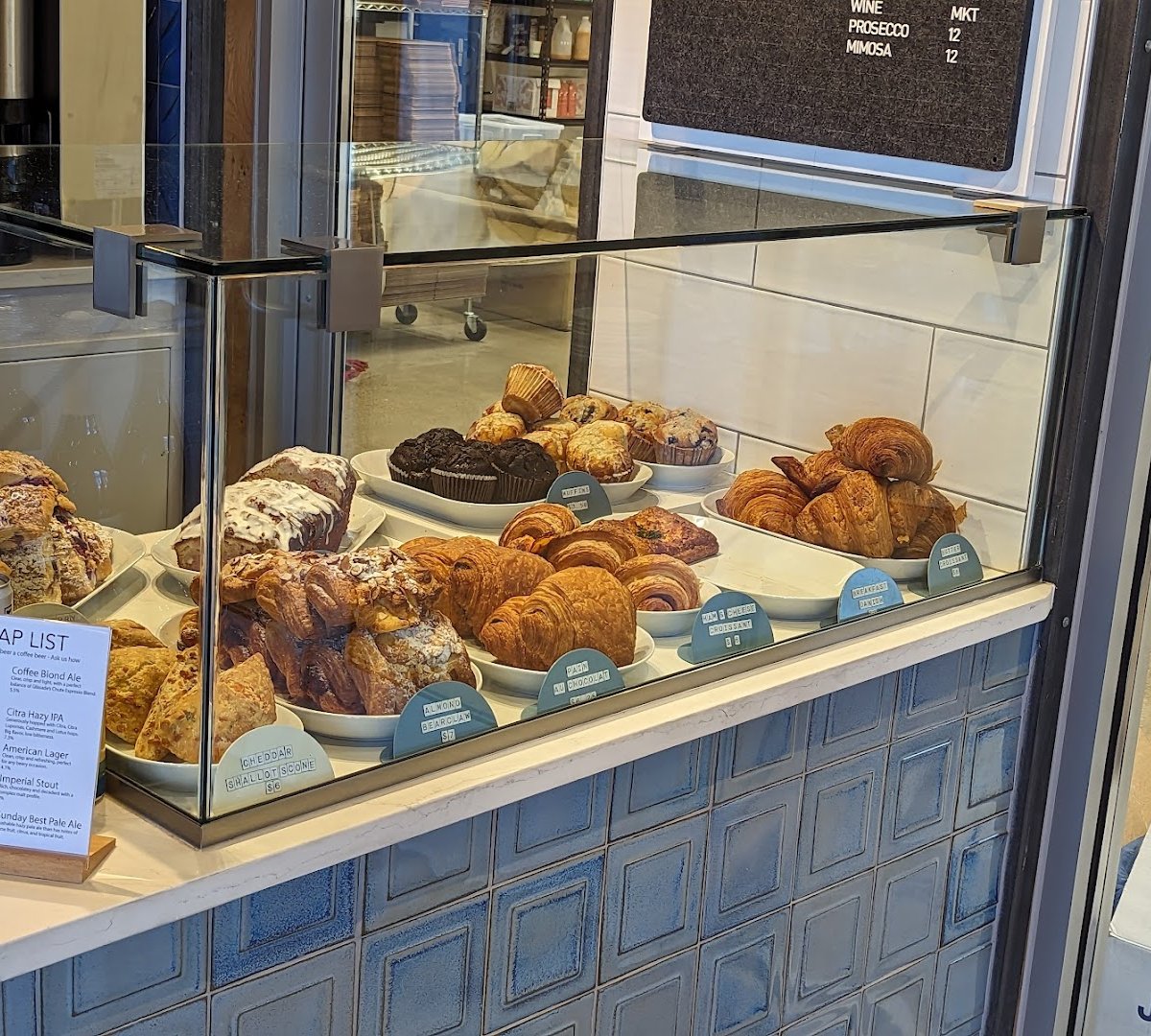 Glissade Coffee Company specialty coffee shop in Denver - photo 7