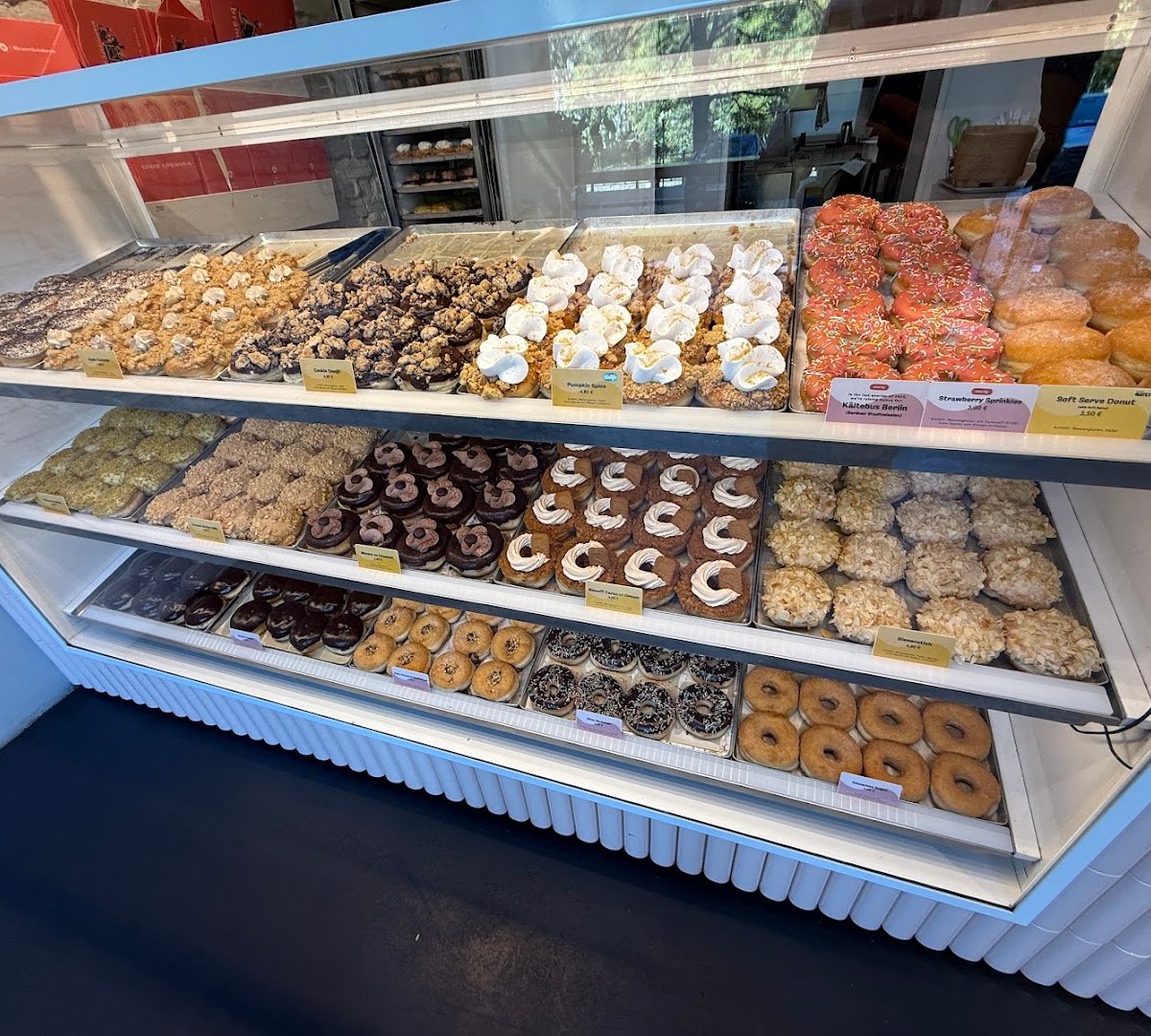 Brammibal's Donuts (Maybachufer) specialty coffee shop in Berlin - photo 8
