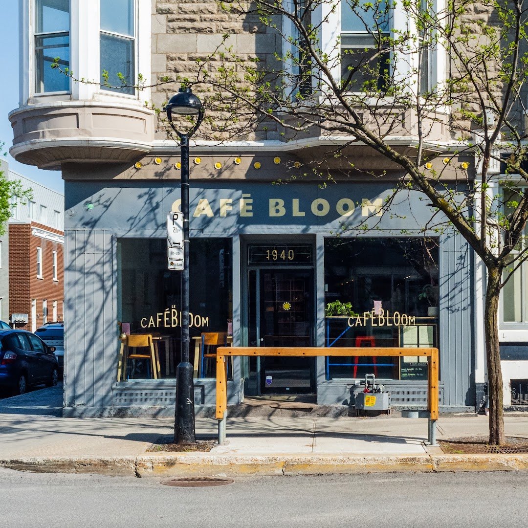 Storefront of Le Café Bloom, specialty coffee shop in Montreal