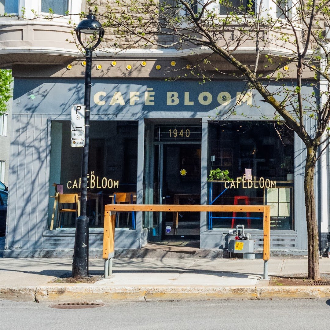 Storefront of Le Café Bloom, specialty coffee shop in Montreal