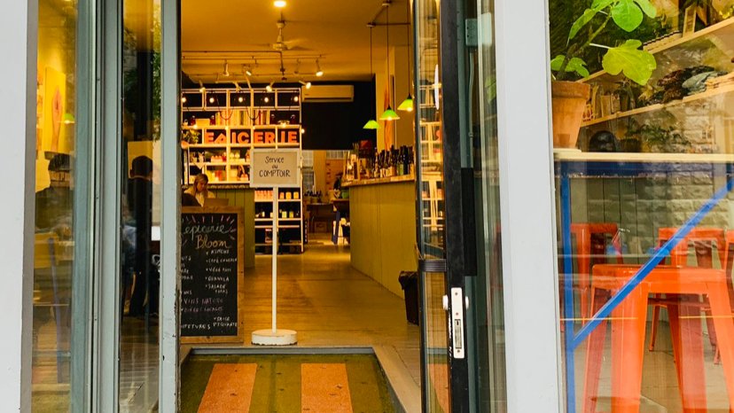 Interior of Le Café Bloom, specialty coffee shop in Montreal