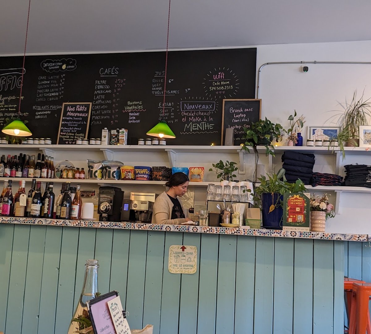 Interior of Le Café Bloom, specialty coffee shop in Montreal