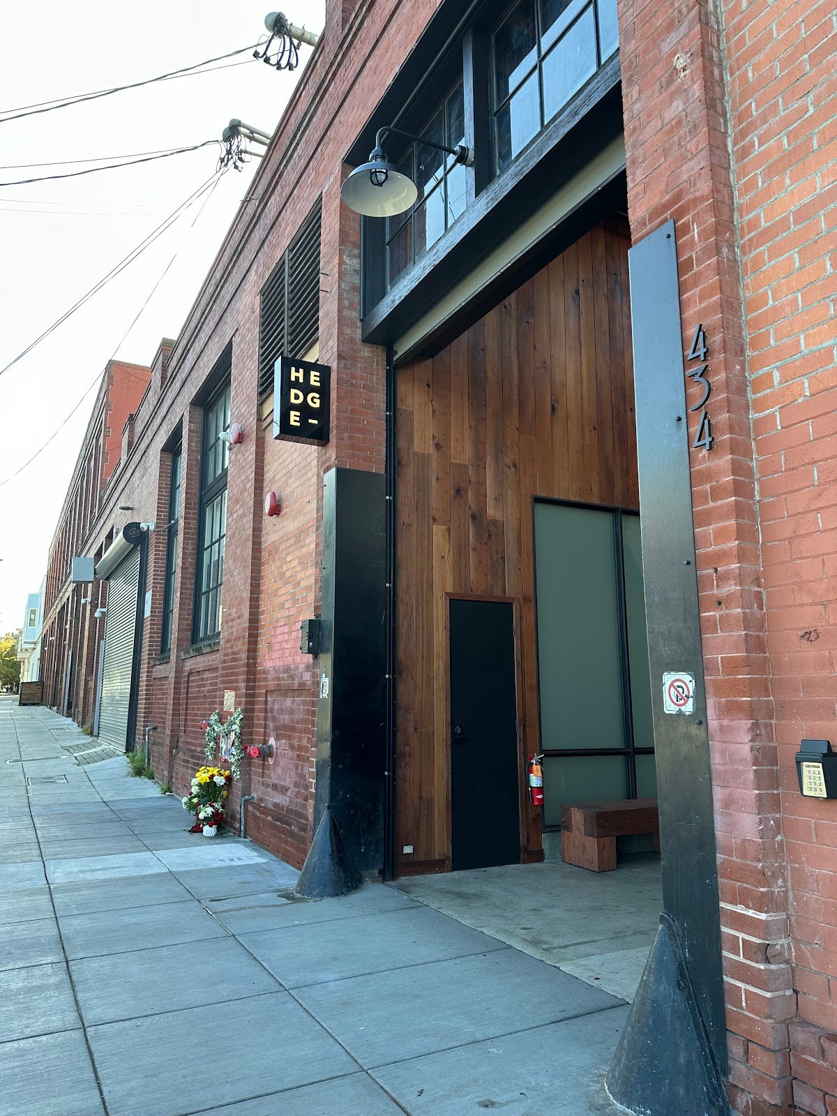 Hedge Coffee specialty coffee shop in San Francisco - photo 5