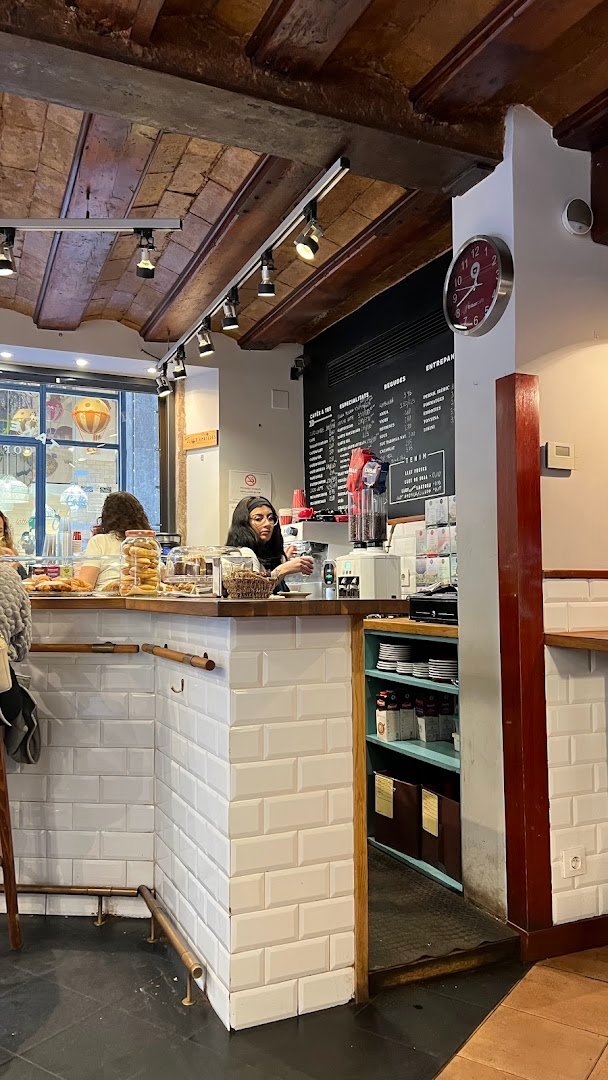 Tostaderos Bon Mercat Llibreteria specialty coffee shop in Barcelona - photo 11