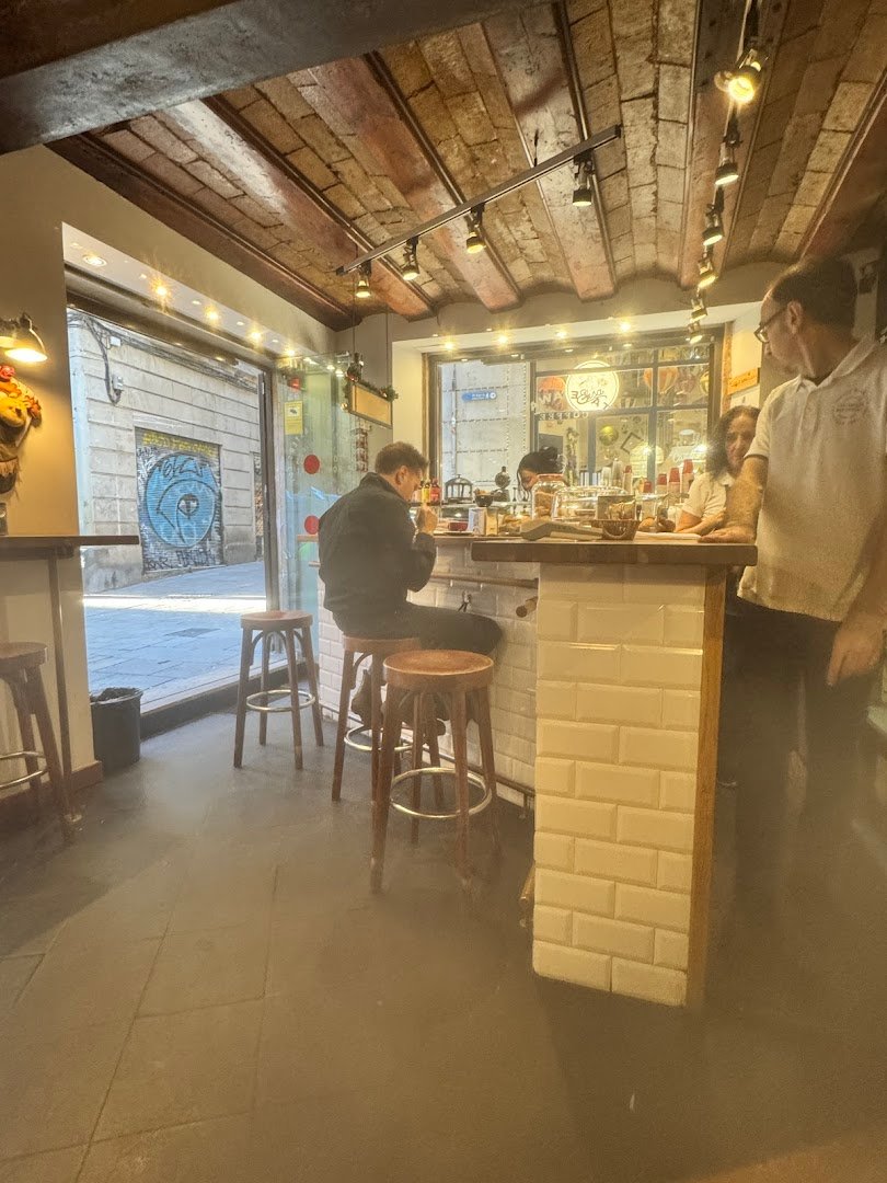 Tostaderos Bon Mercat Llibreteria specialty coffee shop in Barcelona - photo 13