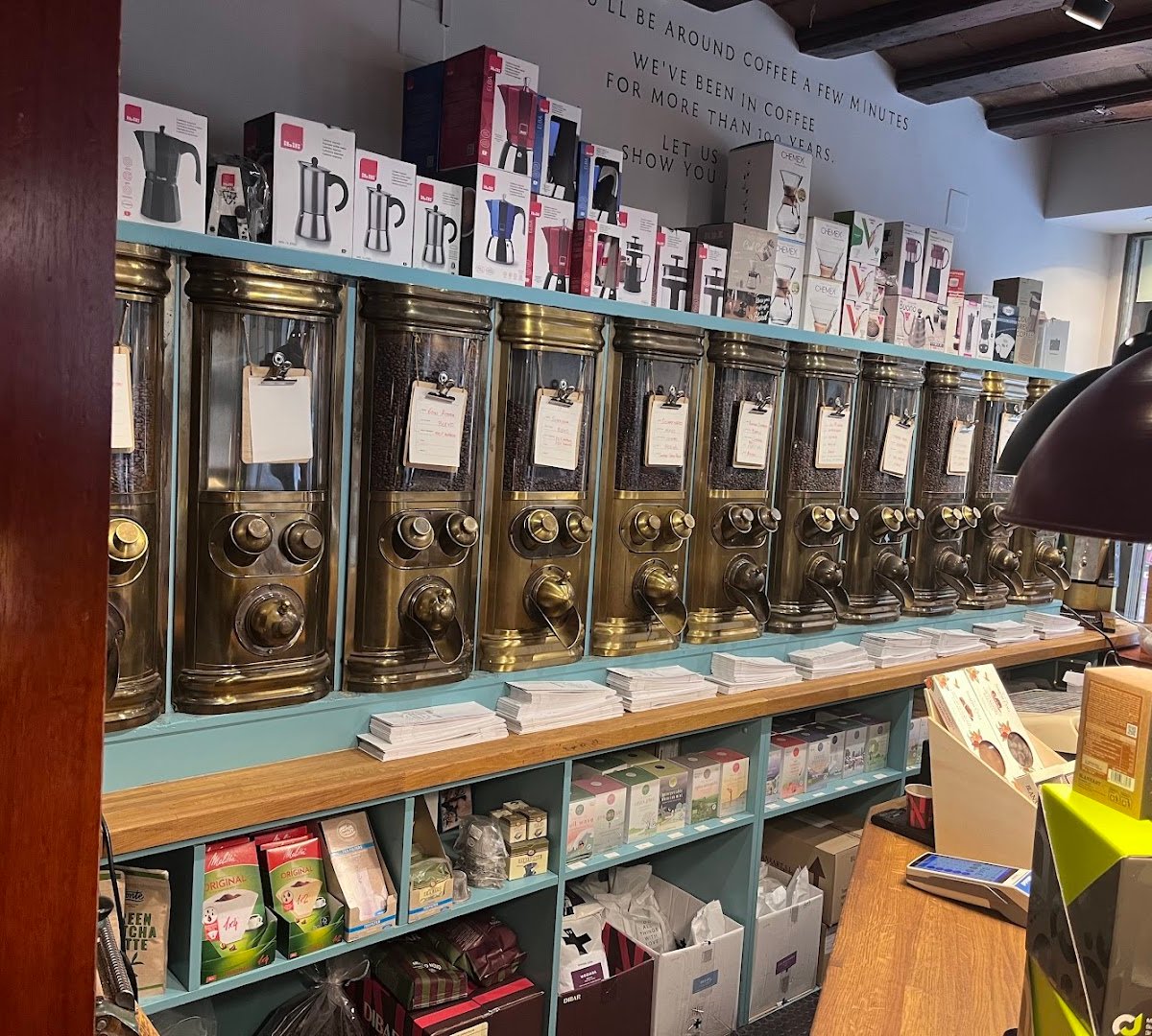 Tostaderos Bon Mercat Llibreteria specialty coffee shop in Barcelona - photo 9