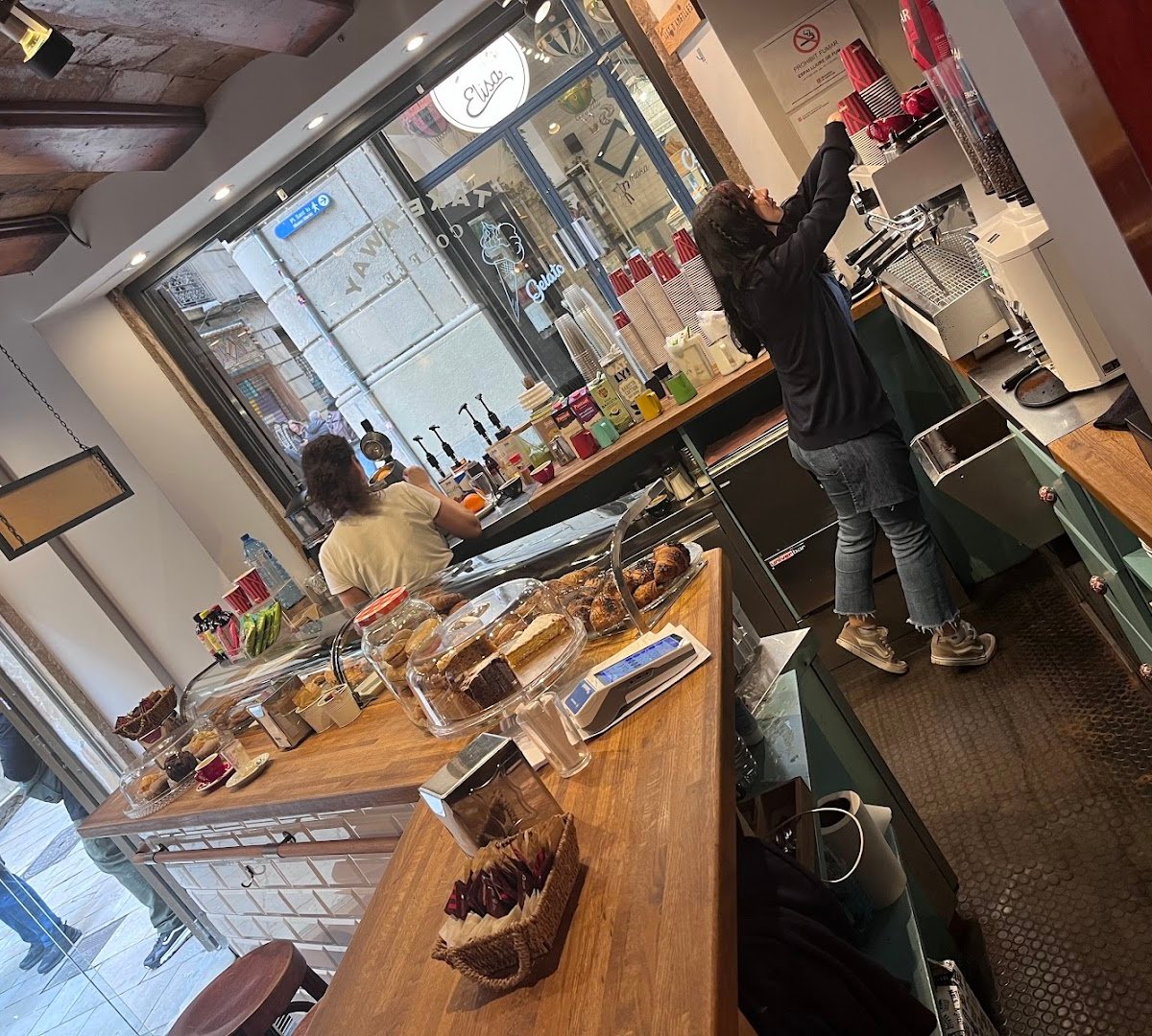 Tostaderos Bon Mercat Llibreteria specialty coffee shop in Barcelona - photo 10