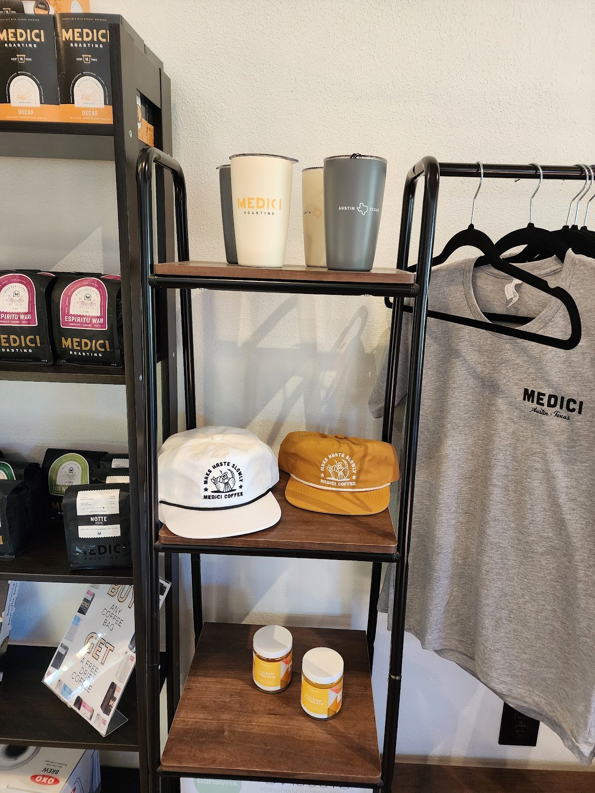 Medici Roasting specialty coffee shop in Austin - photo 9