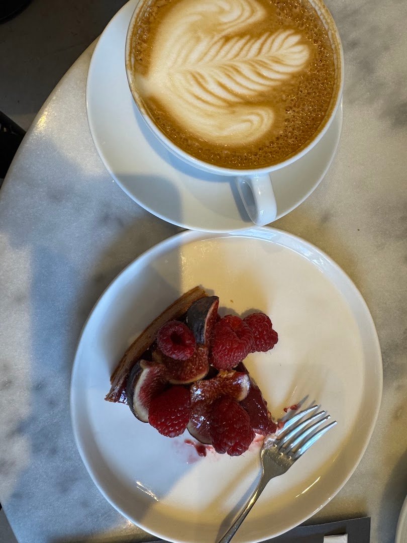 Esthétique cafe specialty coffee shop in Amsterdam - photo 6