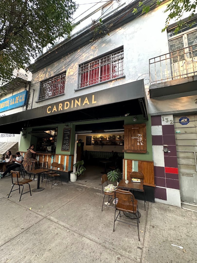 Storefront of Cardinal Casa de Café, specialty coffee shop in Mexico City