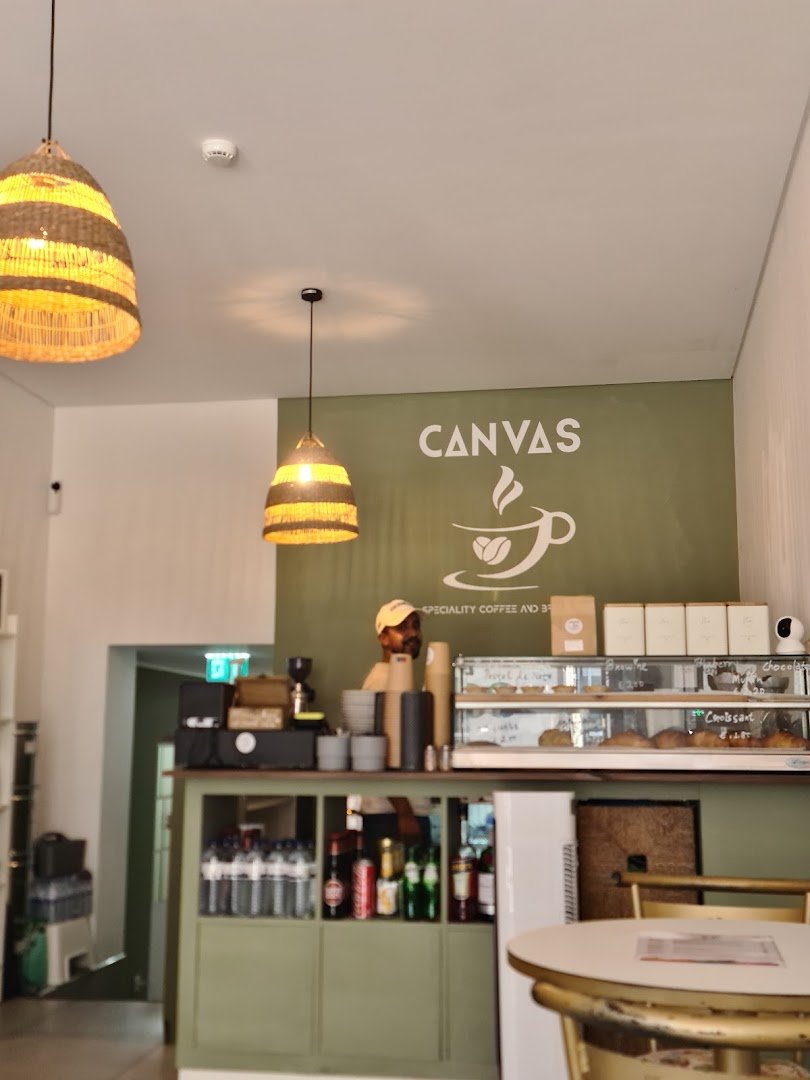 Interior of Canvas Specialty coffee & Brunch, specialty coffee shop in Porto