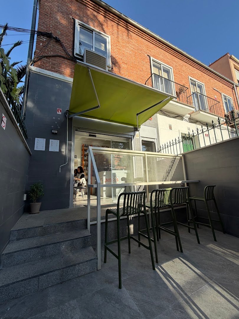 Junior's Coffee - specialty coffee specialty coffee shop in Madrid - photo 9
