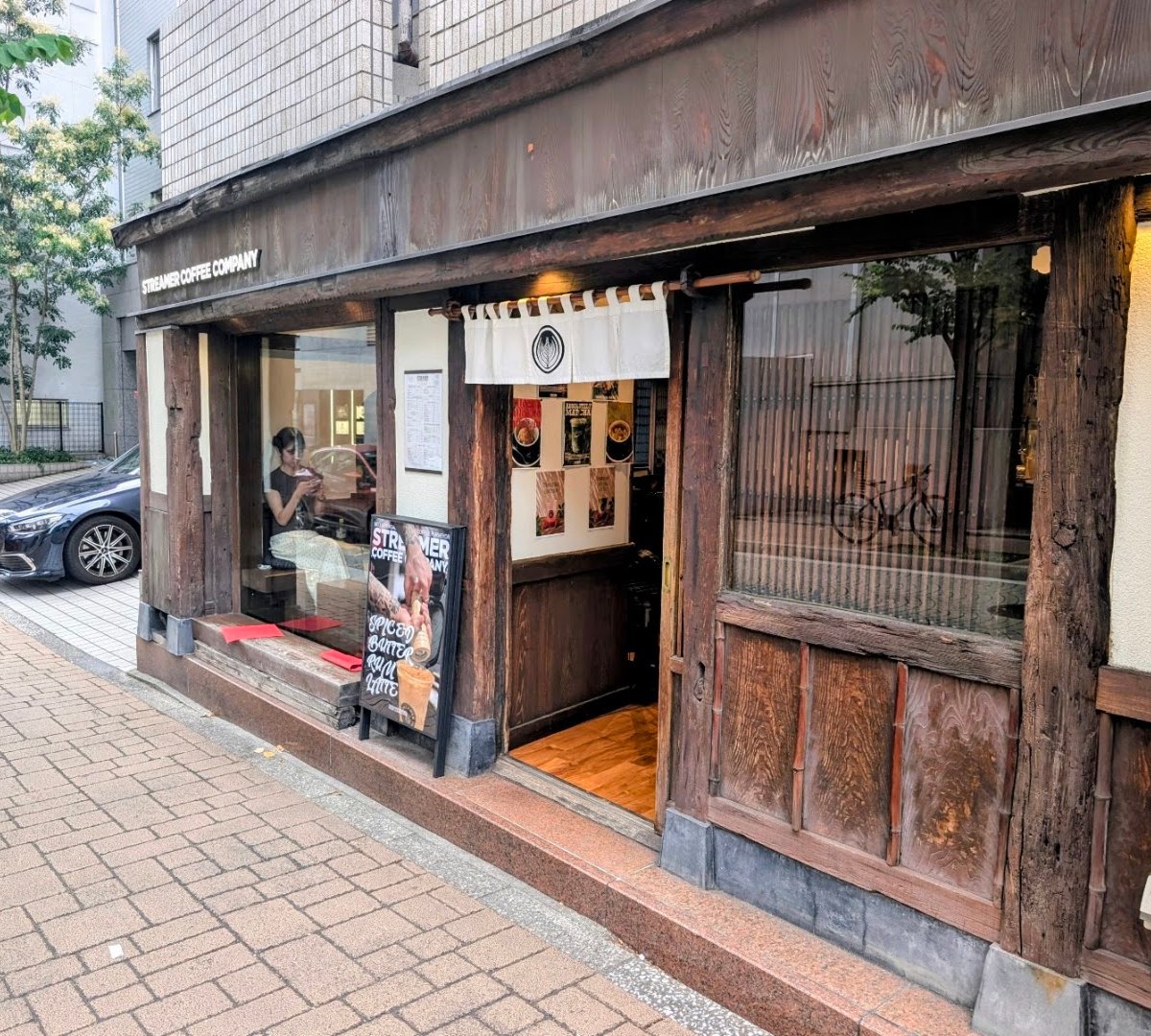Storefront of STREAMER COFFEE COMPANY AZABU-JUBAN, specialty coffee shop in Tokyo