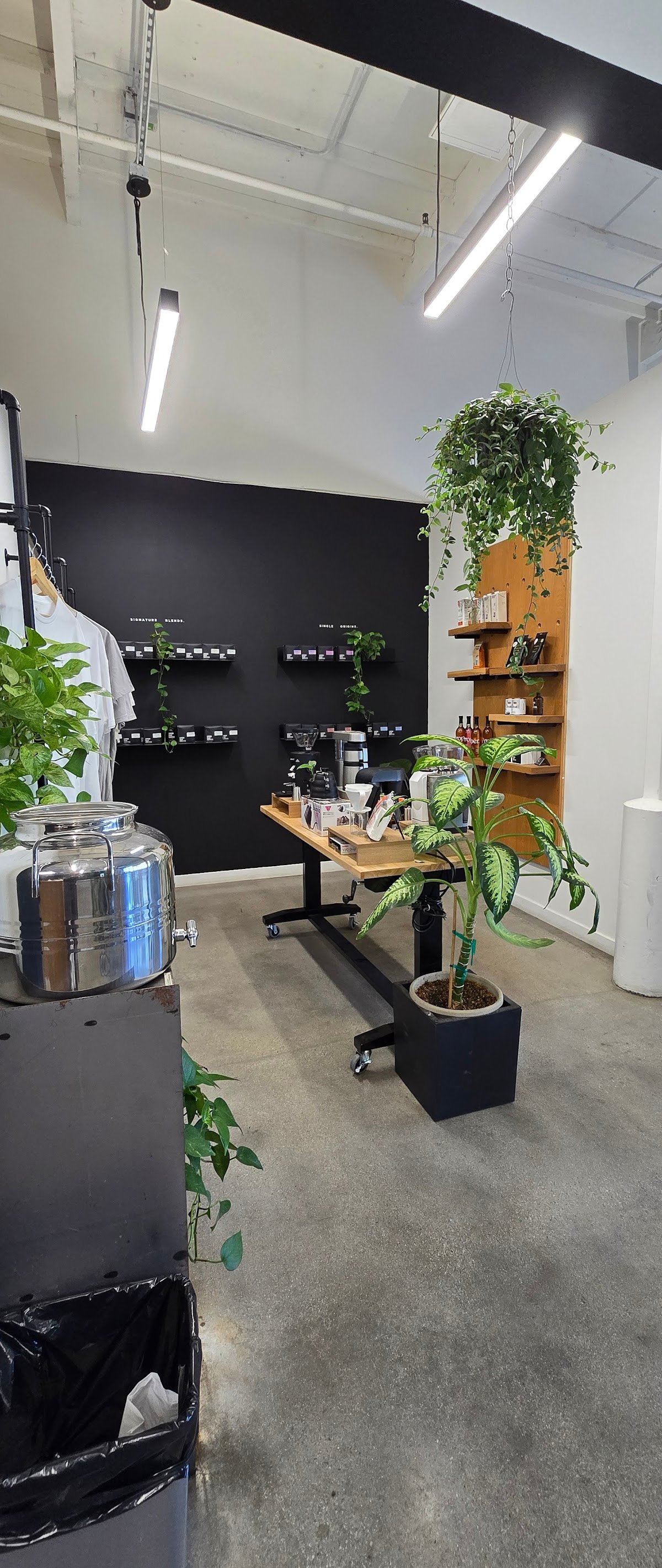 Common Room Roasters - Long Beach Coffee Shop & Roastery specialty coffee shop in Los Angeles - photo 14