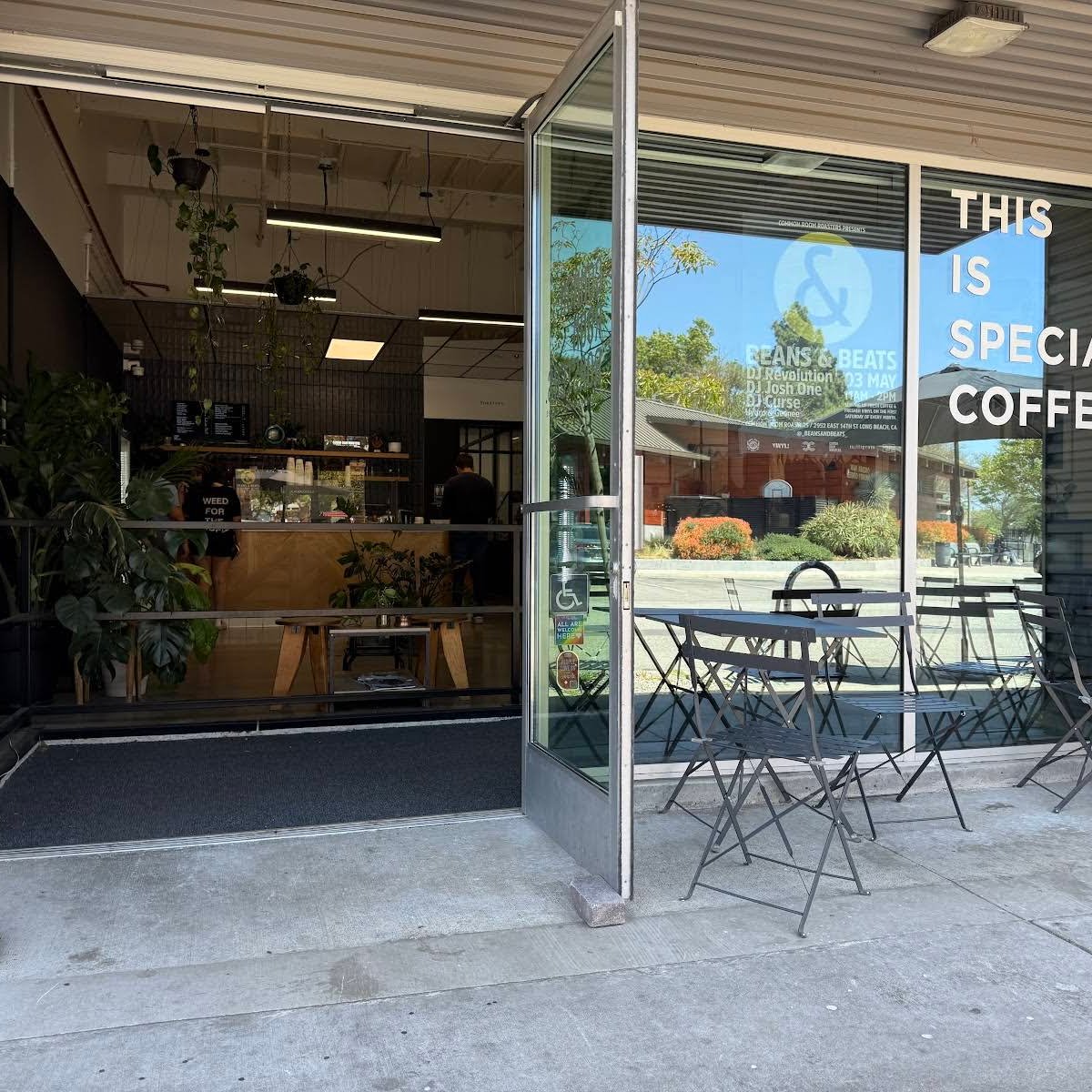 Common Room Roasters - Long Beach Coffee Shop & Roastery specialty coffee shop in Los Angeles - photo 9