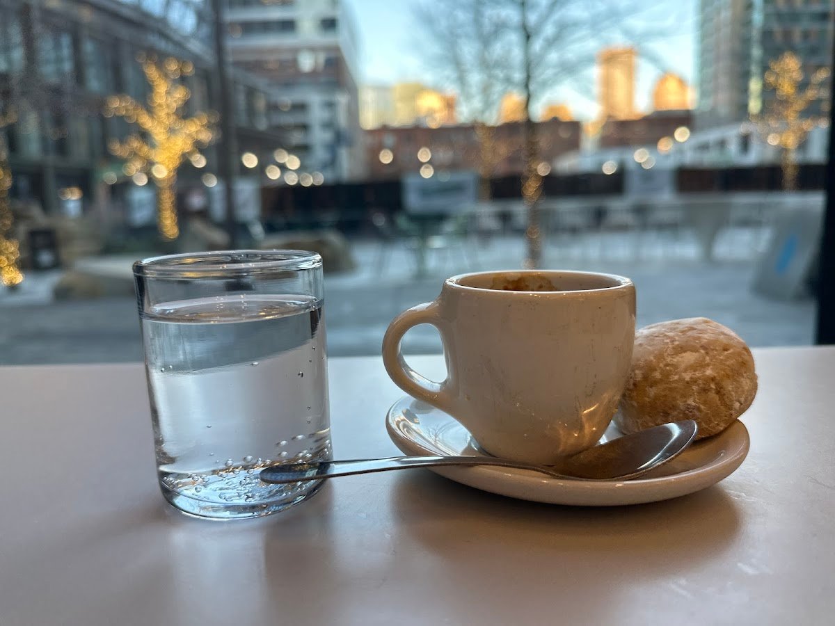 Blue Bottle Coffee specialty coffee shop in Boston - photo 2