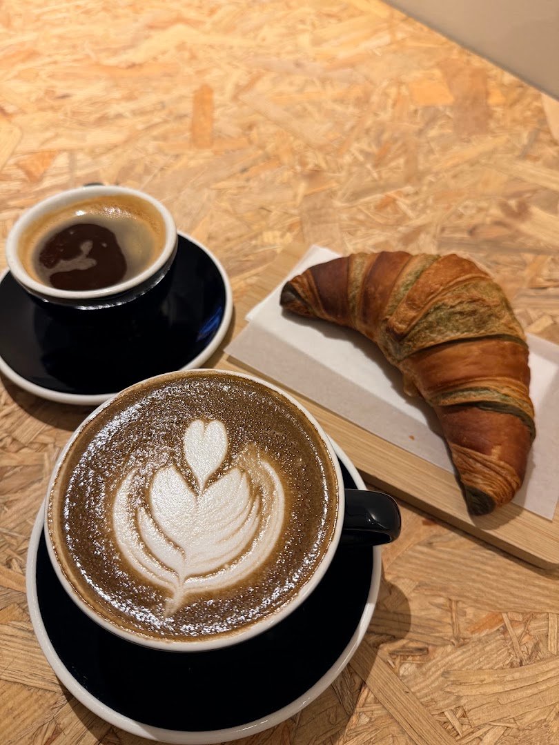 The Barn Café Checkpoint Charlie specialty coffee shop in Berlin - photo 2