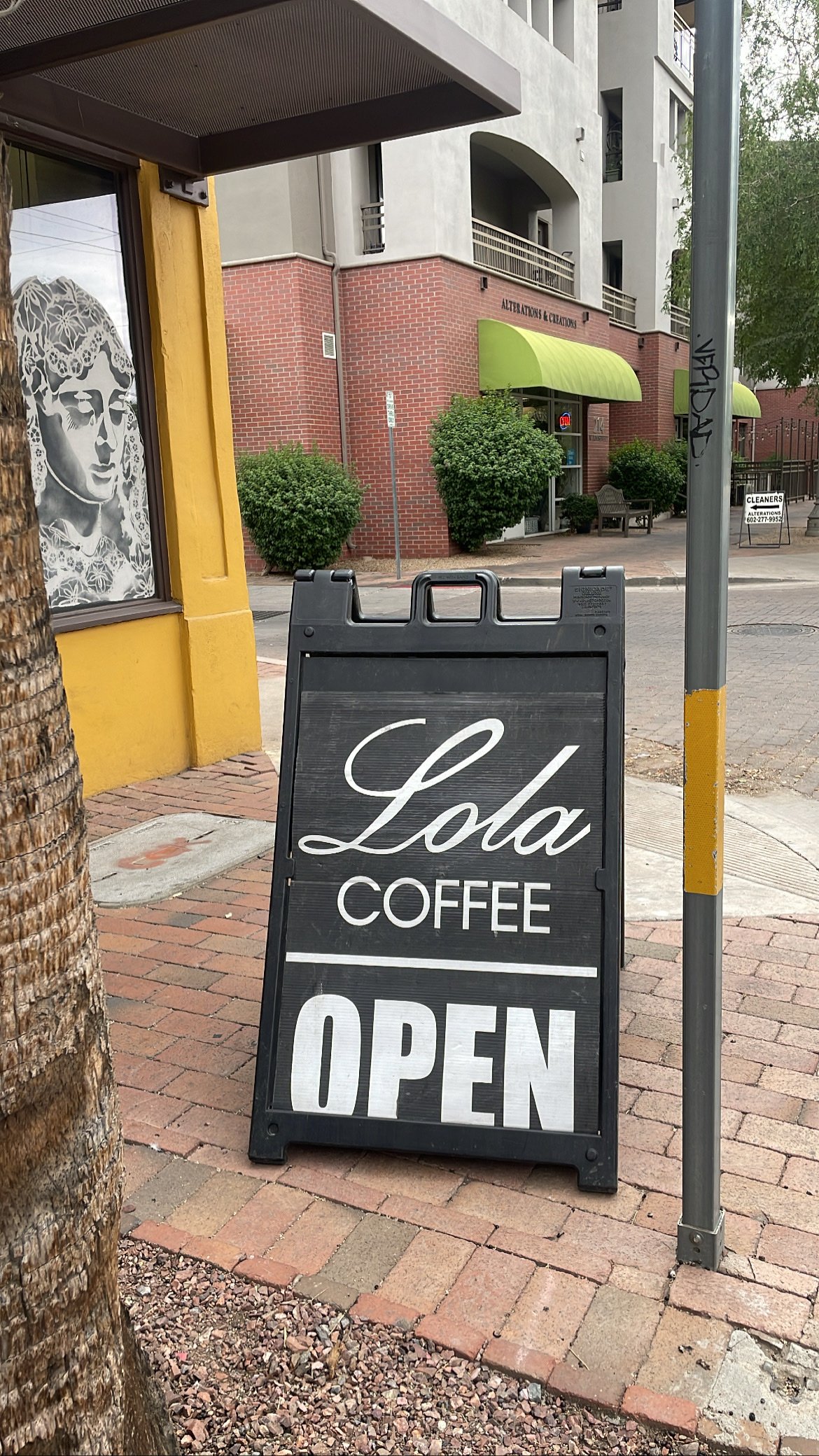 Lola Coffee specialty coffee shop in Phoenix - photo 7
