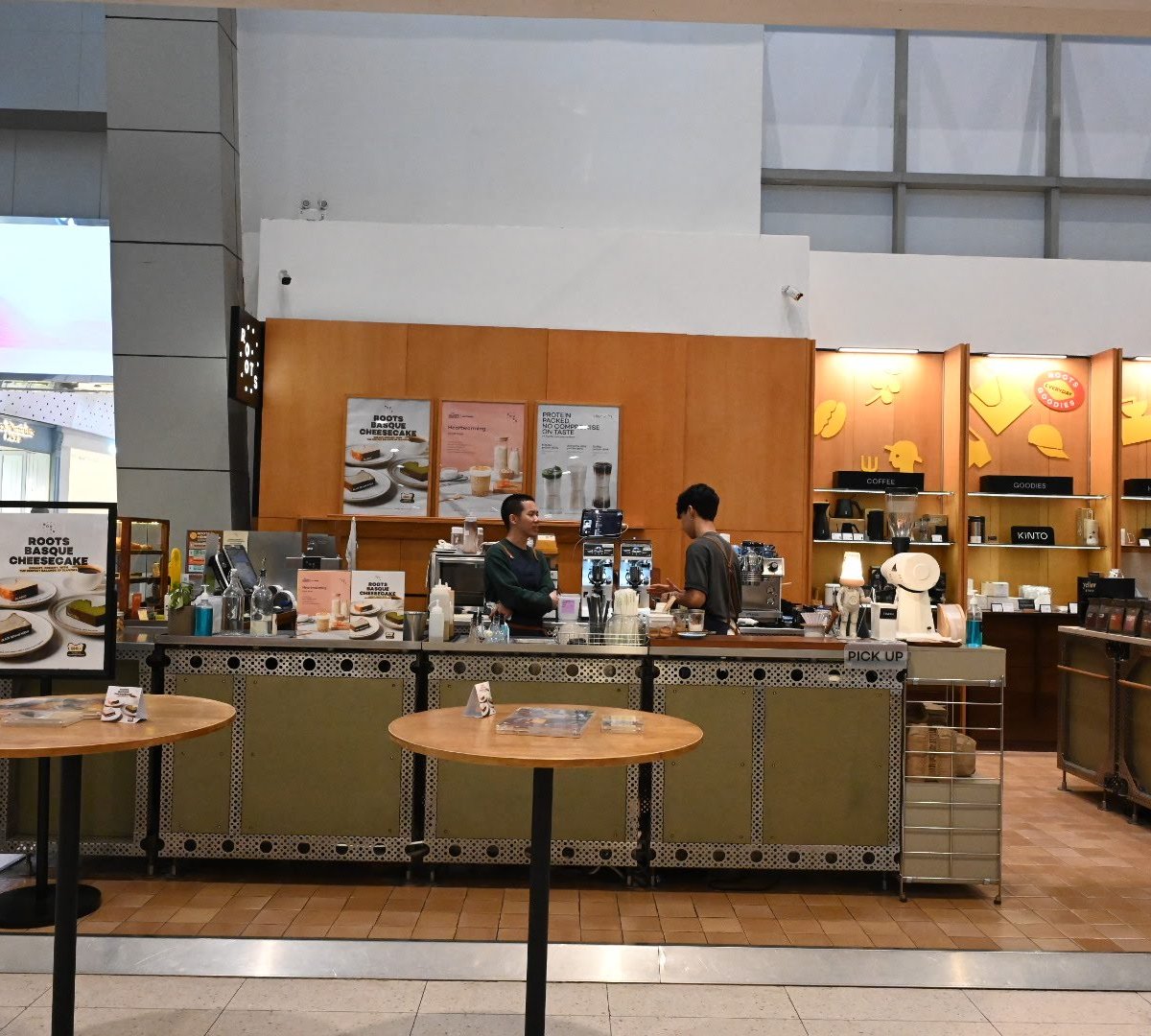 Roots @ centralwOrld specialty coffee shop in Bangkok - photo 9
