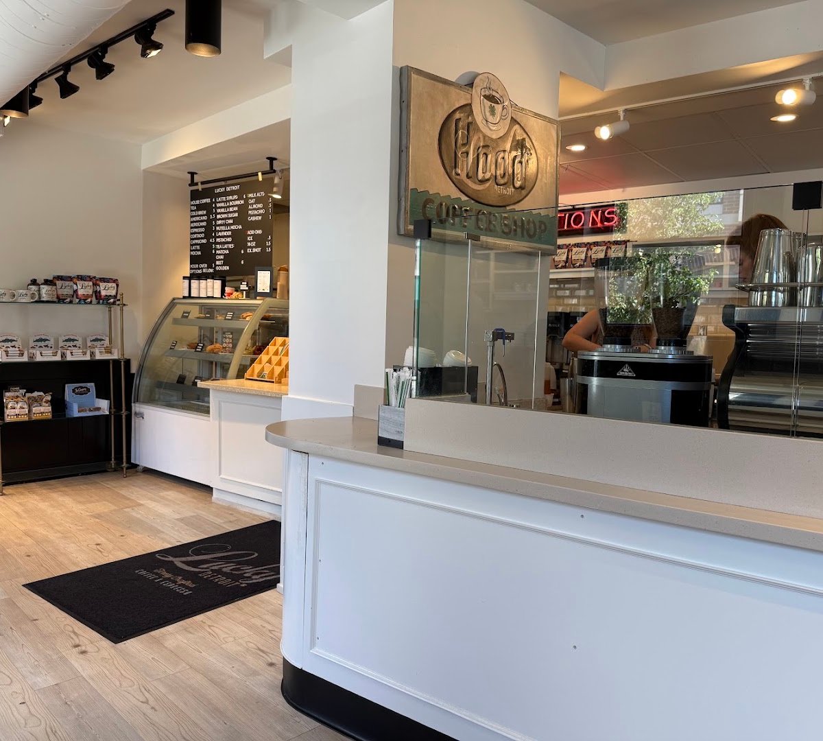 Lucky Detroit Coffee Roasters Espresso Grosse Pointe specialty coffee shop in Detroit - photo 7