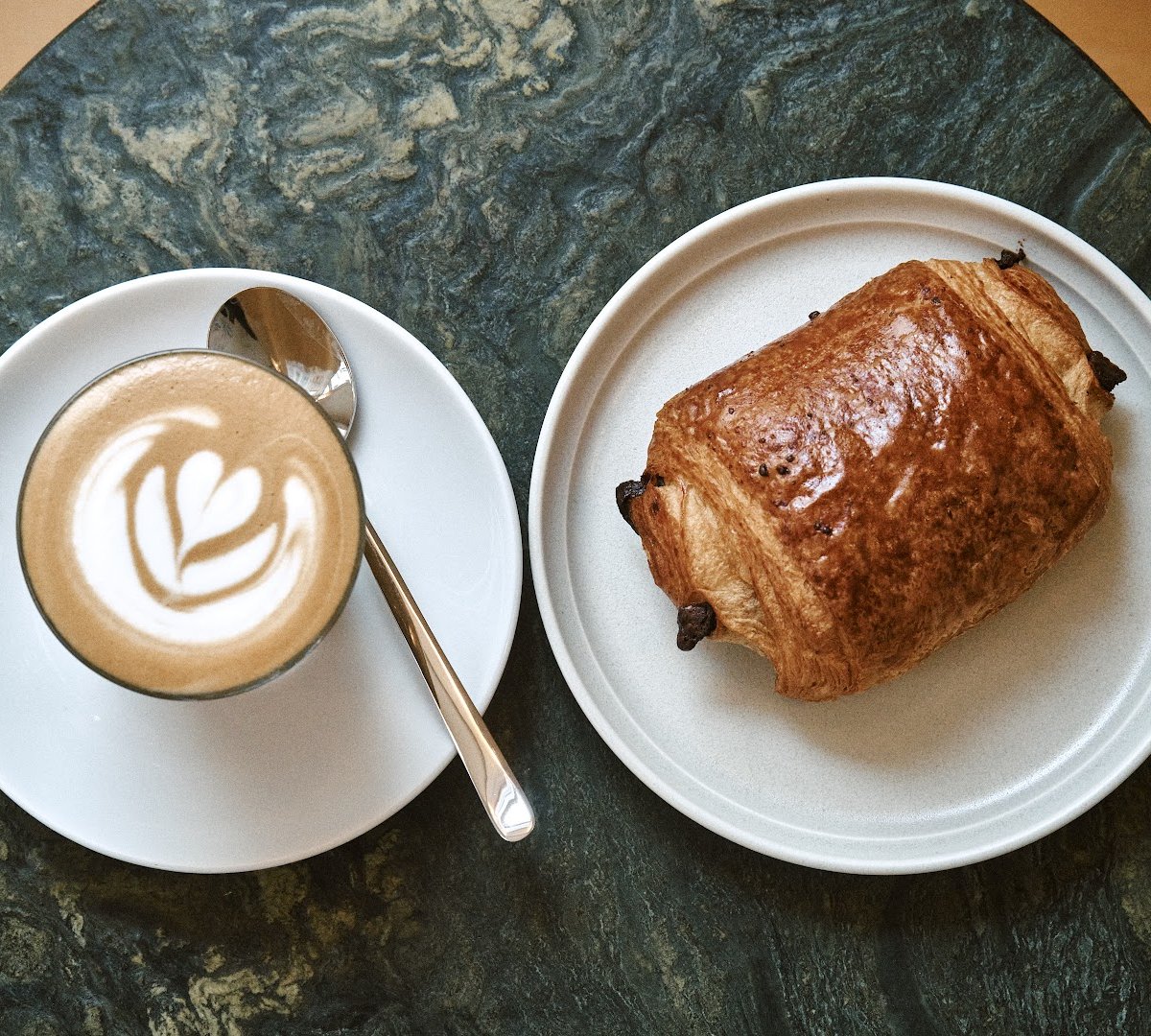 Coffee at Jonas Reindl Coffee Roasters, specialty coffee shop in Vienna