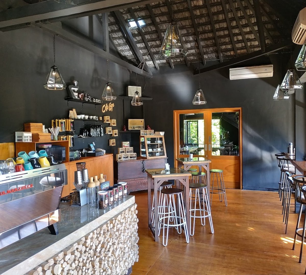Second Floor Coffee specialty coffee shop in Bali - photo 6