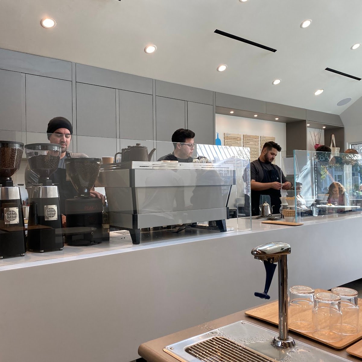 Blue Bottle Coffee specialty coffee shop in Los Angeles - photo 7