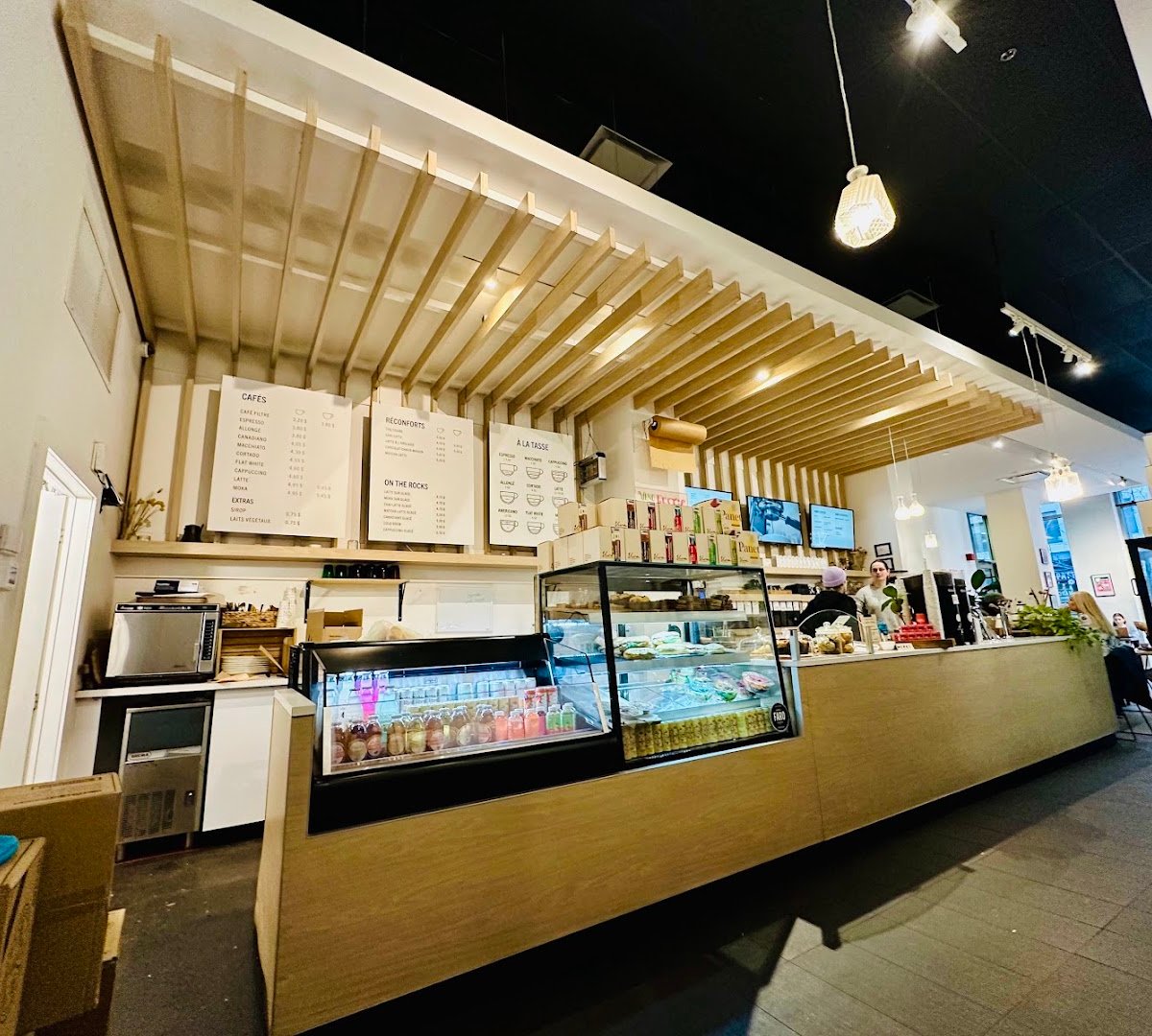 Interior of Brûlerie FARO-Roasting House Montréal, specialty coffee shop in Montreal