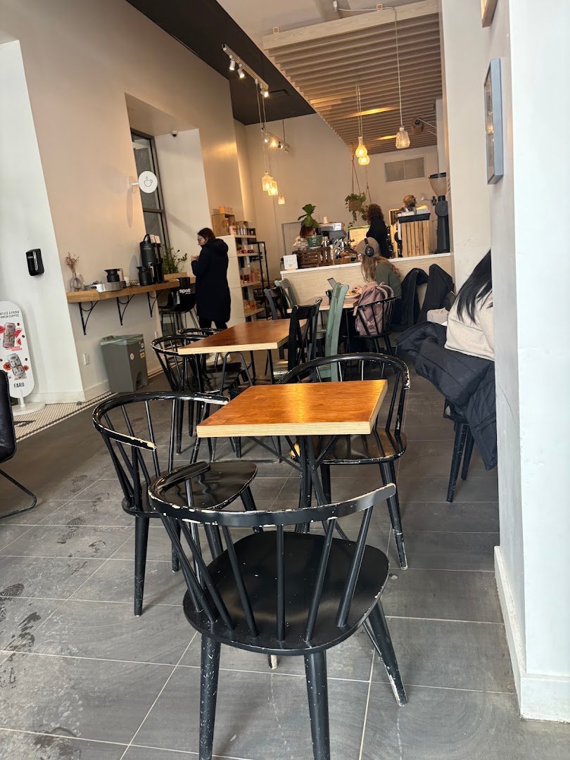 Interior of Brûlerie FARO-Roasting House Montréal, specialty coffee shop in Montreal