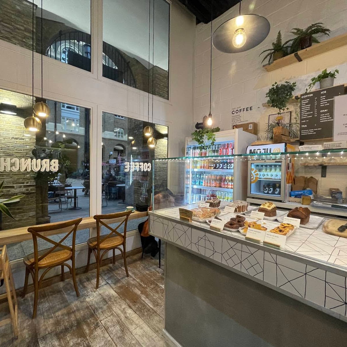 White Mulberries specialty coffee shop in London - photo 13