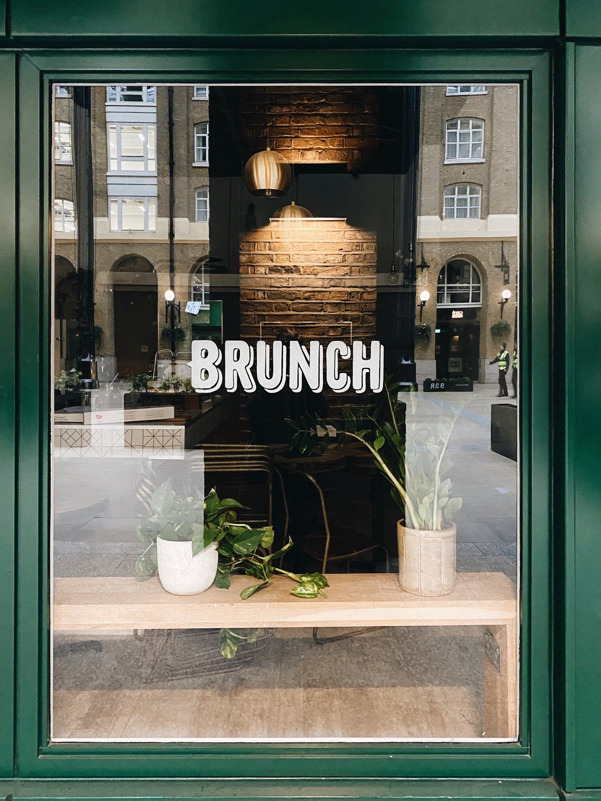 White Mulberries specialty coffee shop in London - photo 2