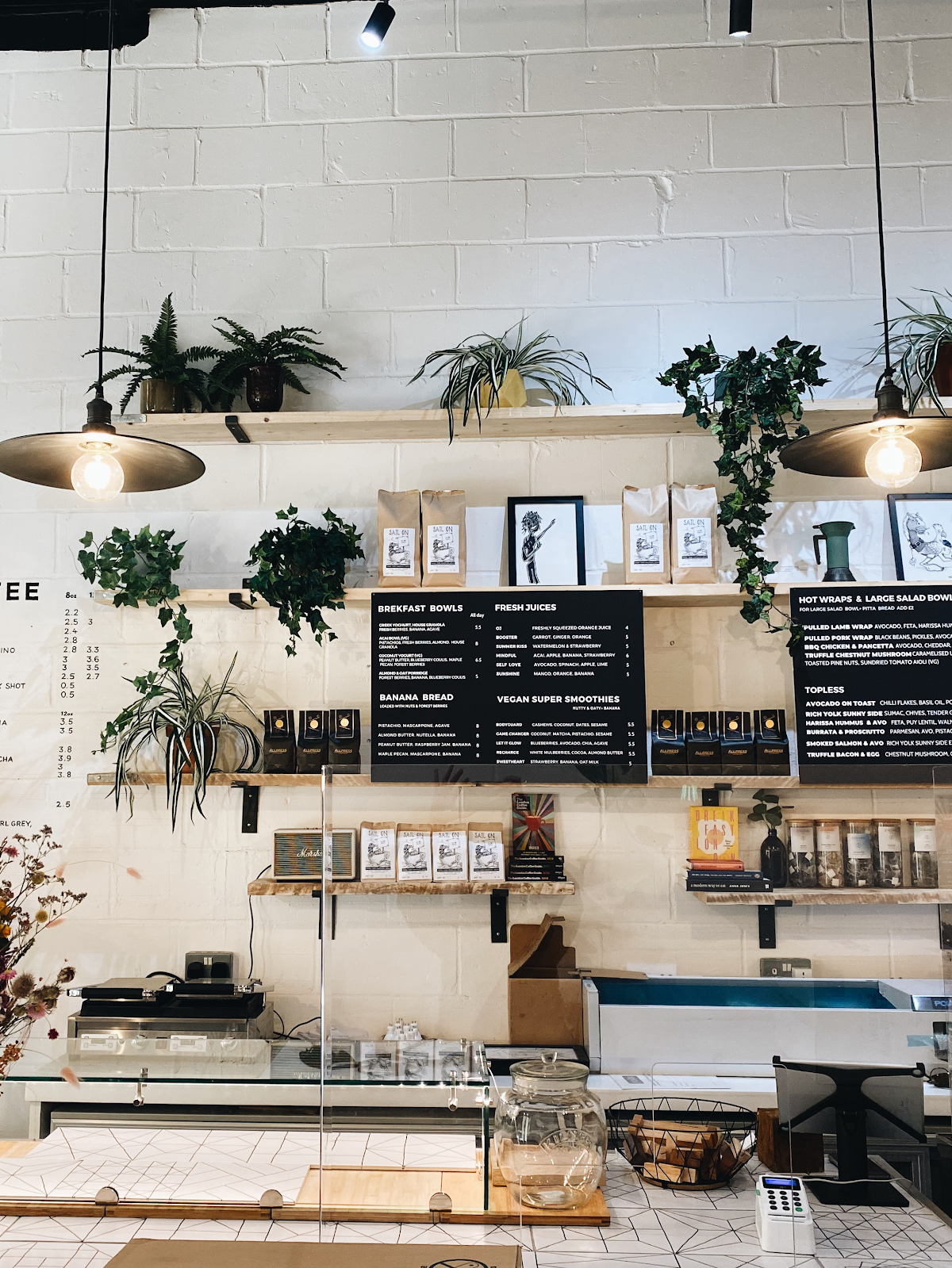 White Mulberries specialty coffee shop in London - photo 9