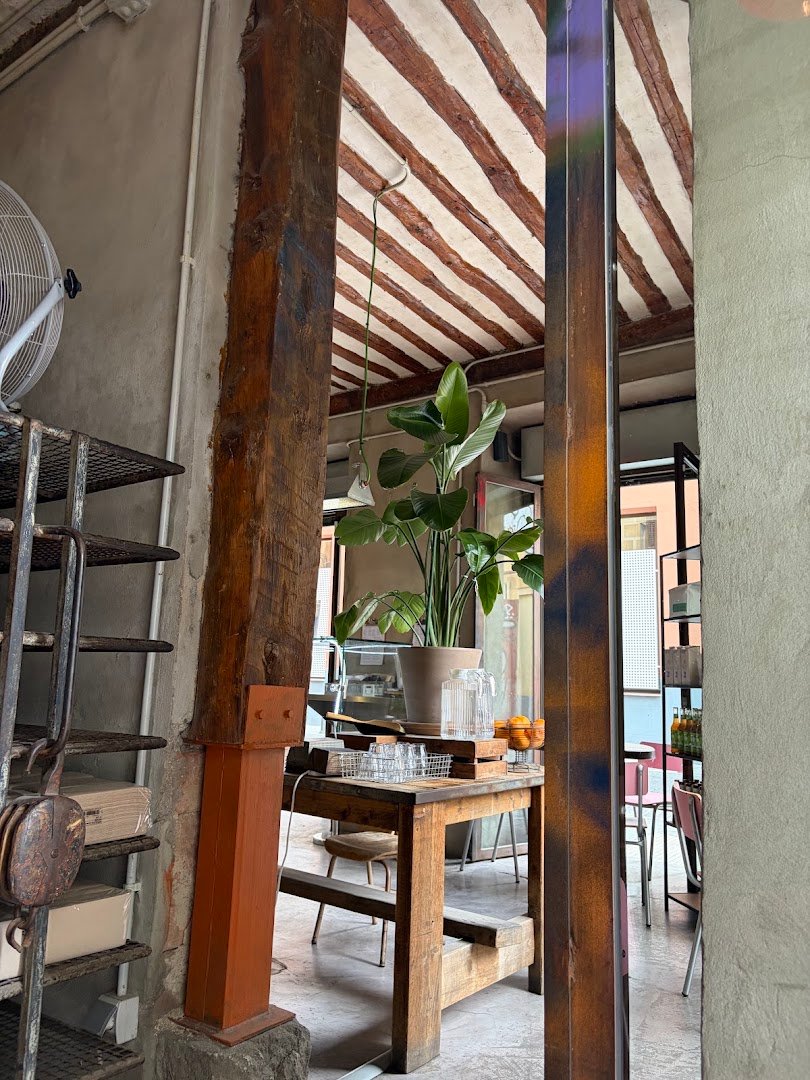 Pum Pum Bakery specialty coffee shop in Madrid - photo 8