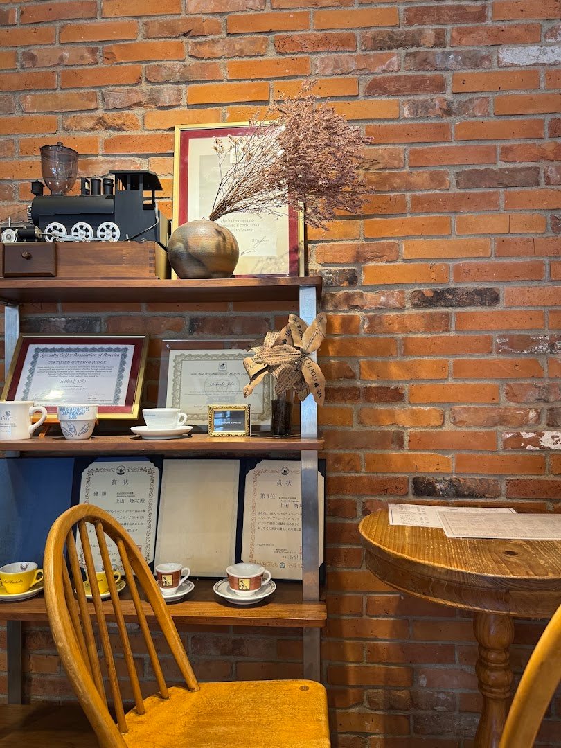 Interior of Amameria Espresso, specialty coffee shop in Tokyo