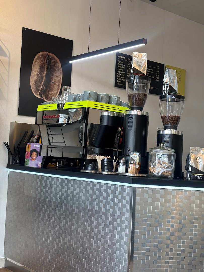 KAWA ROASTERY Coffeeshop X-Berg specialty coffee shop in Berlin - photo 2