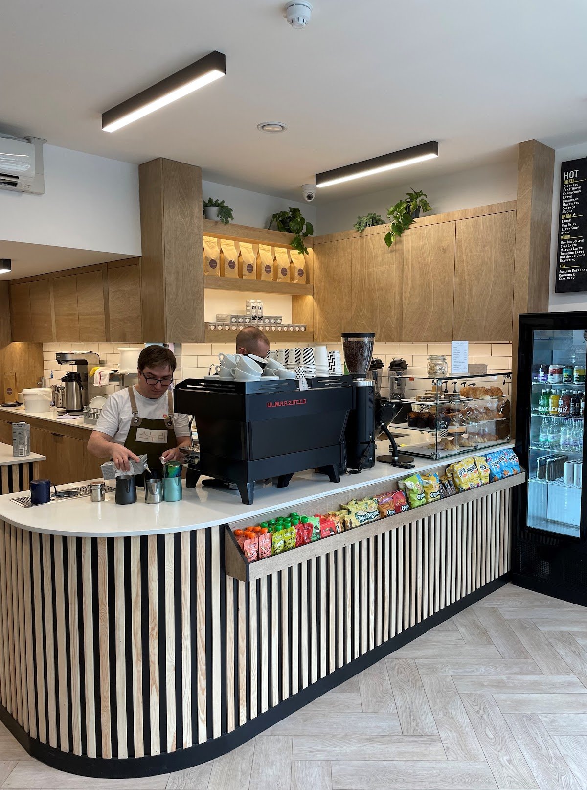 Dark & Light Coffee specialty coffee shop in London - photo 2