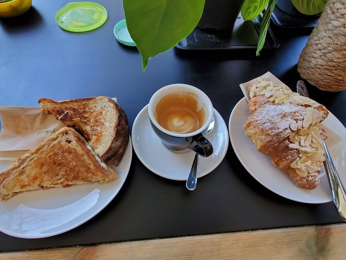 Dark & Light Coffee specialty coffee shop in London - photo 9