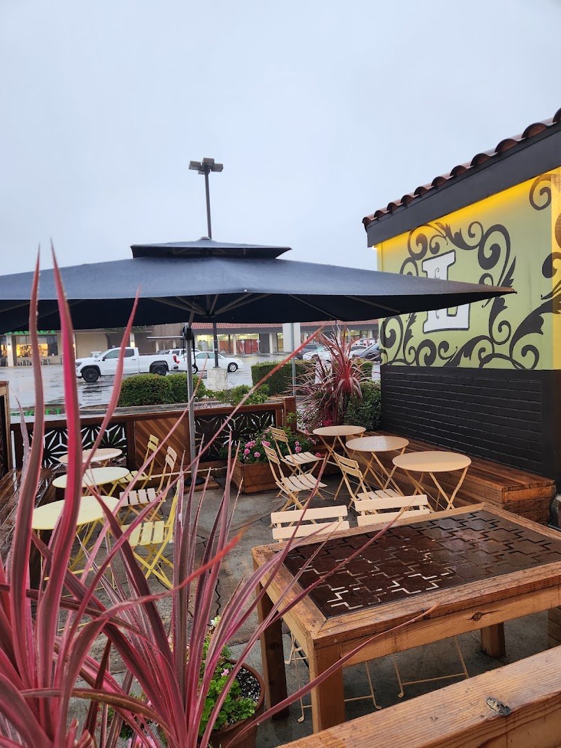 Interior of Lulus Midtown, specialty coffee shop in Santa Cruz